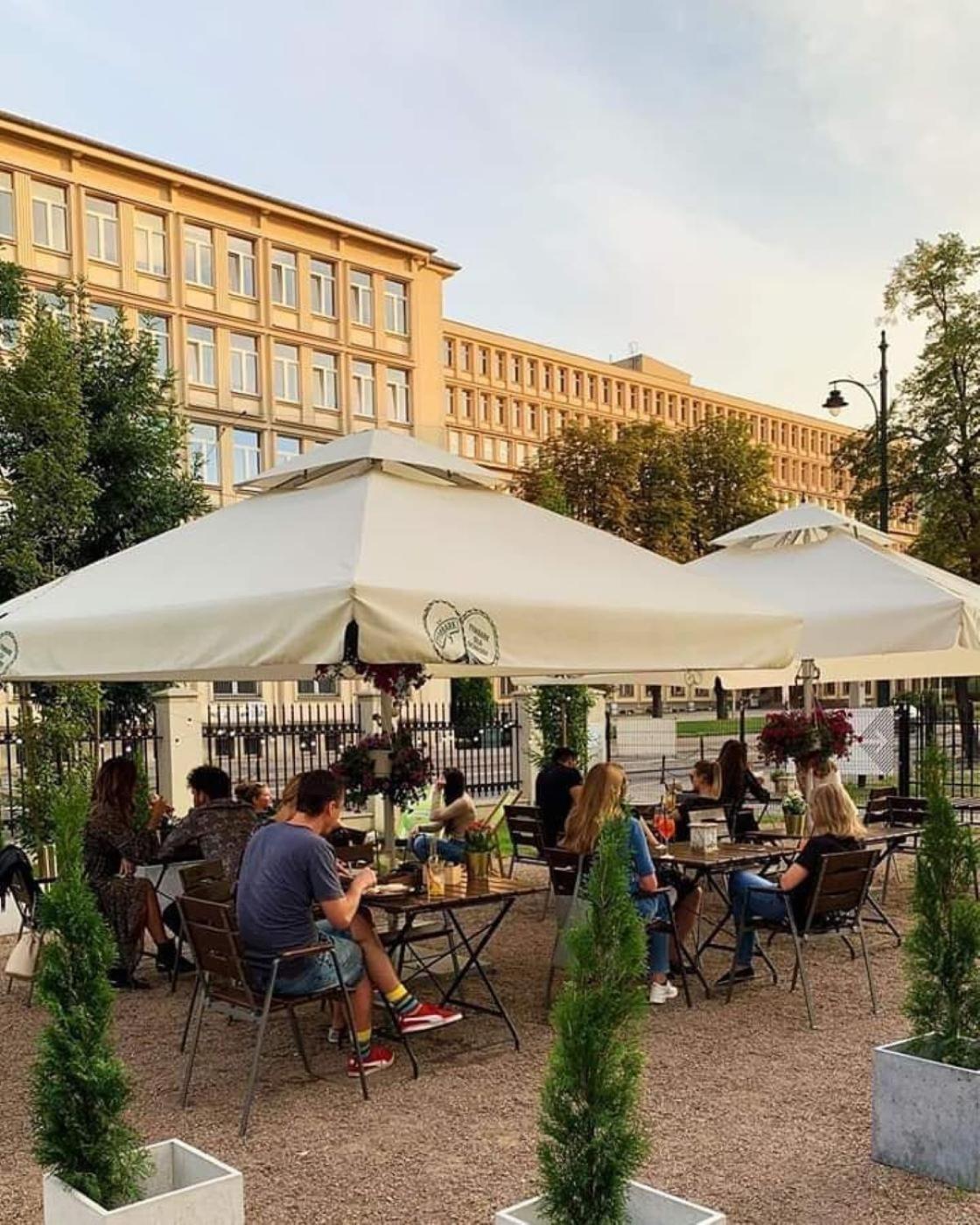 Lubicz Next To Main Station Netflix