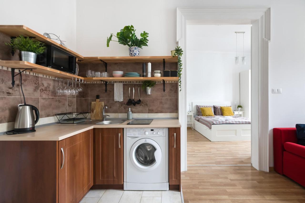 Discover - 3 Rakowicka St - Classic Near Main Station - Netflix Krakau