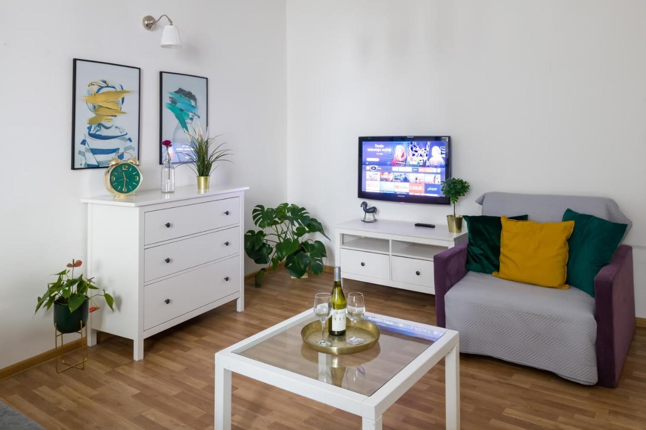 Discover - 3 Rakowicka St - Classic Near Main Station - Netflix Apartment Krakau