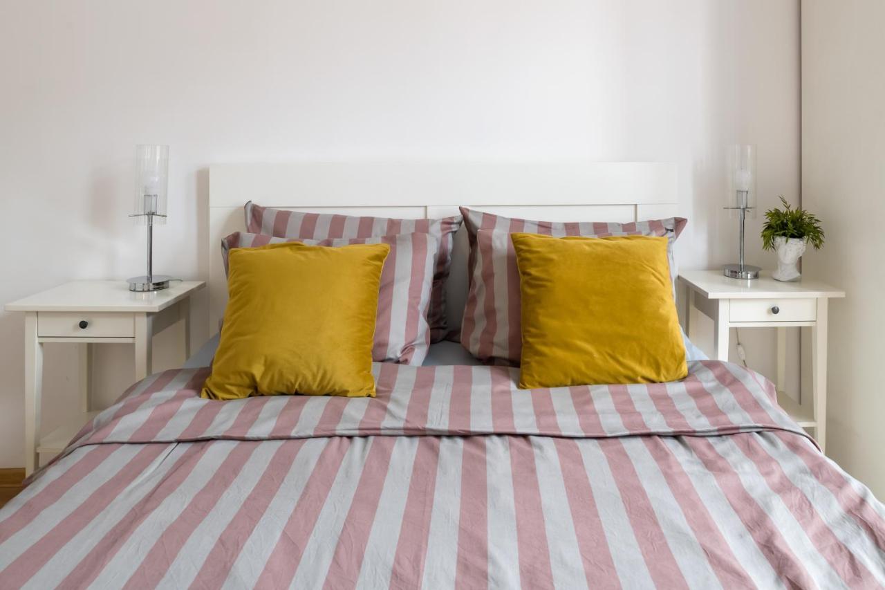 Discover - 3 Rakowicka St - Classic Near Main Station - Netflix Apartment