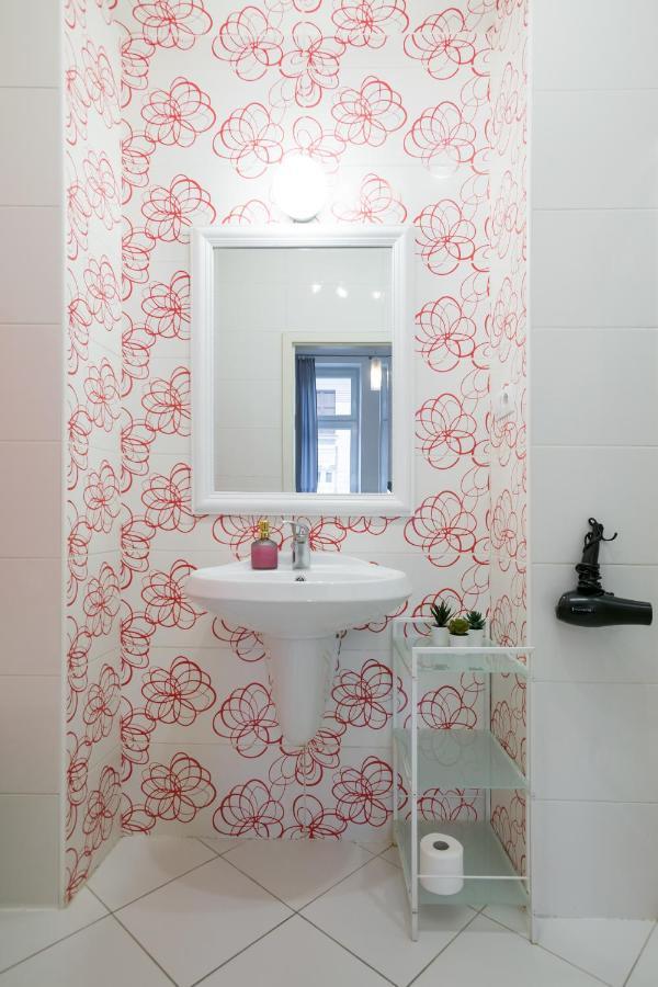 Apartment Discover - 3 Rakowicka St - Classic Near Main Station - Netflix Krakau