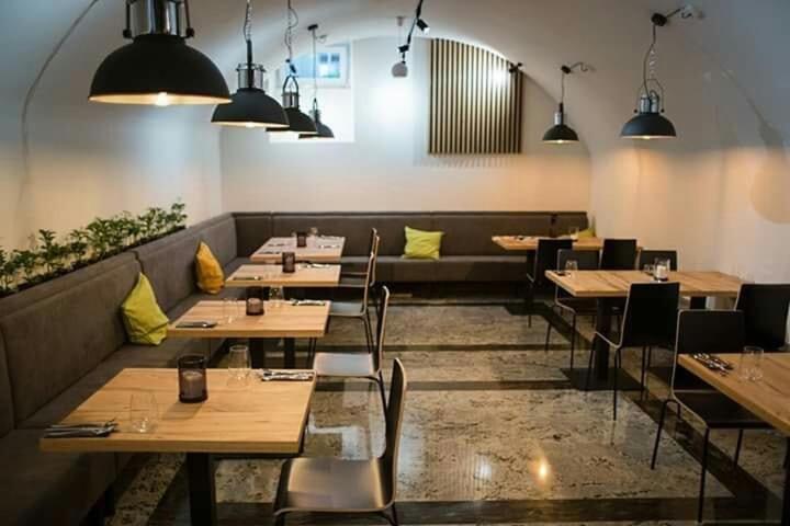 Discover - 3 Rakowicka St - Classic Near Main Station - Netflix Apartment